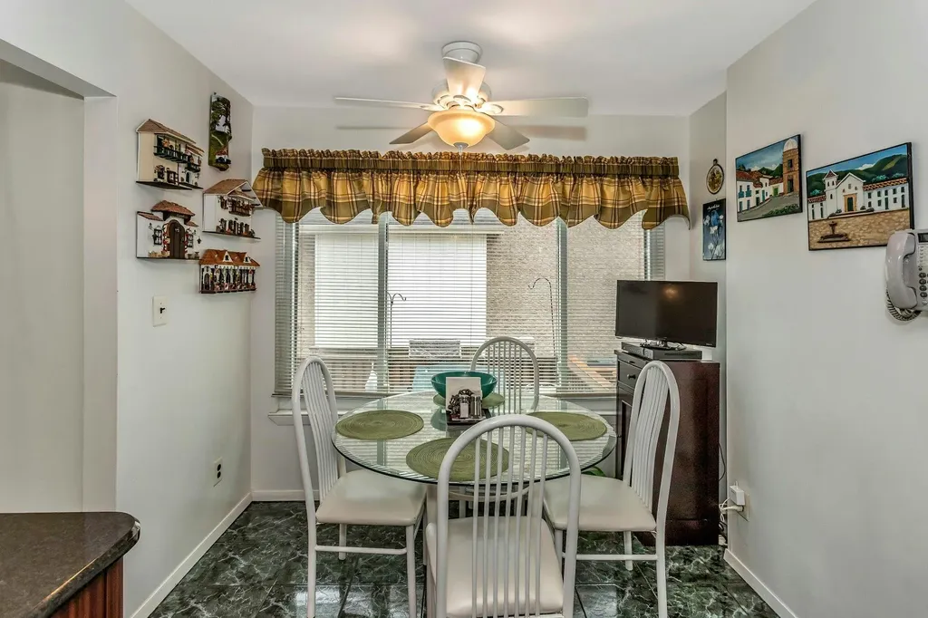 30 Vanderbilt Way North Woodmere NY 11581