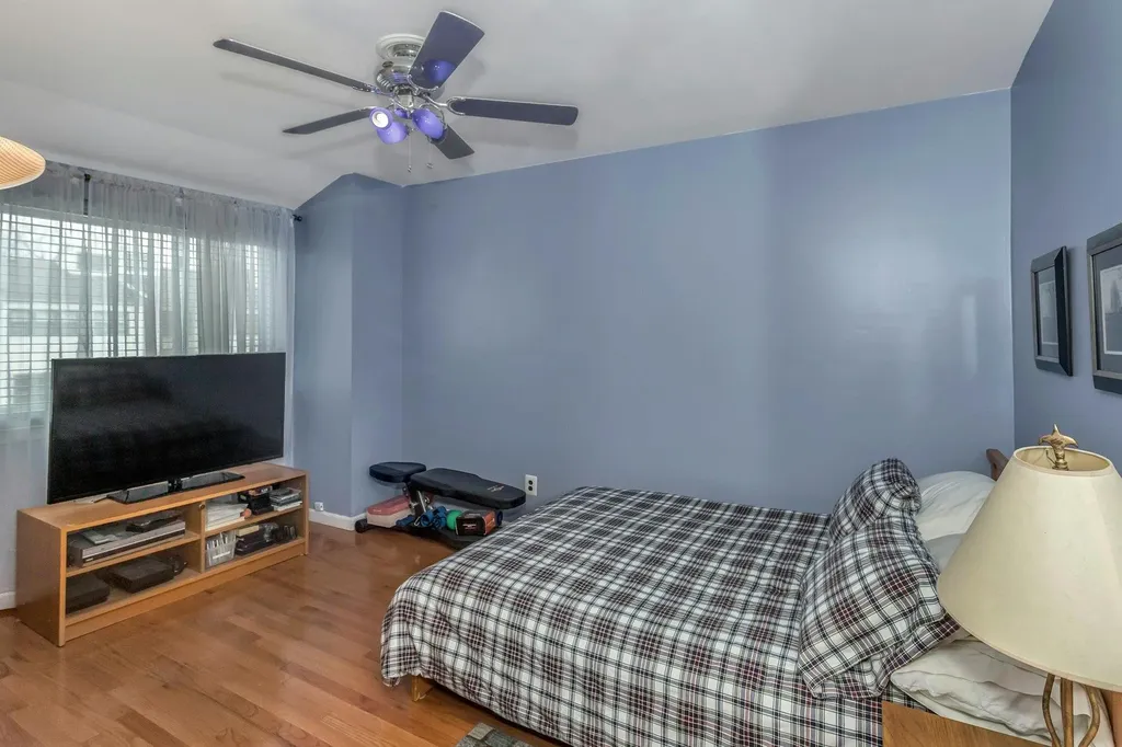 30 Vanderbilt Way North Woodmere NY 11581