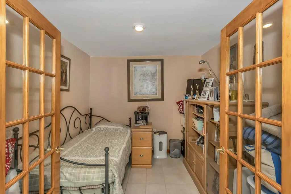 30 Vanderbilt Way North Woodmere NY 11581