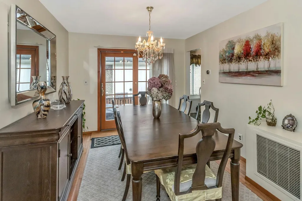 30 Vanderbilt Way North Woodmere NY 11581