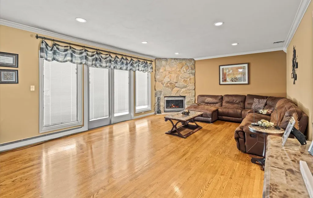 65 Annandale Road Commack NY 11725