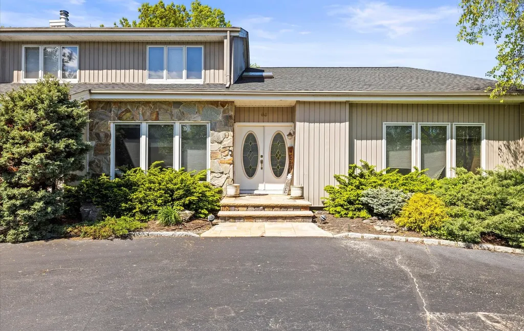 65 Annandale Road Commack NY 11725
