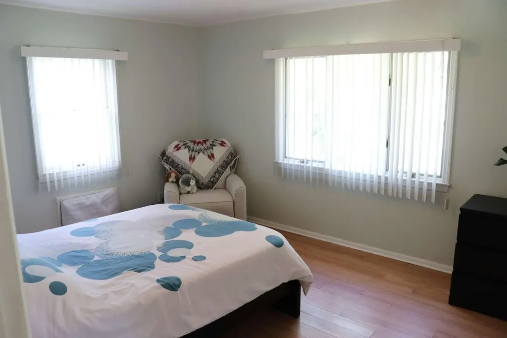 35 Morris Drive New Hyde Park NY 11040