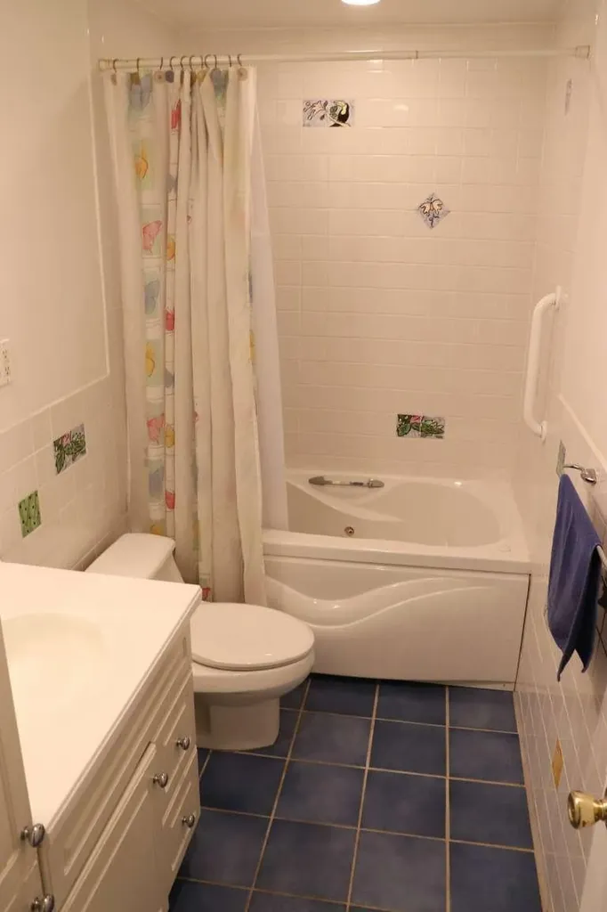 35 Morris Drive New Hyde Park NY 11040