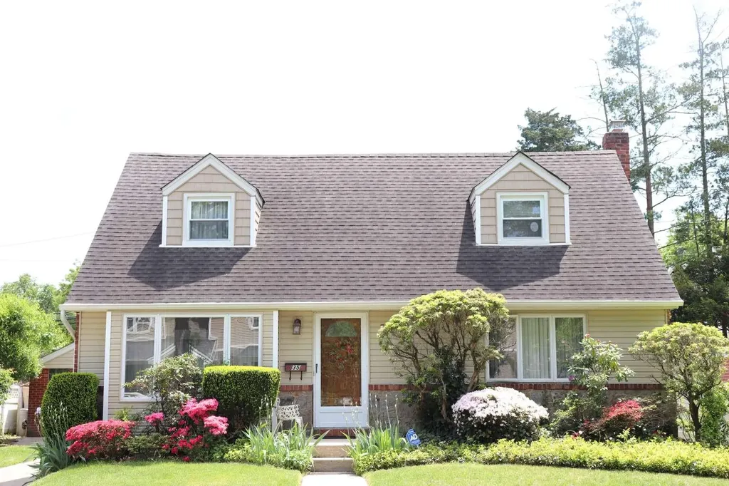 35 Morris Drive New Hyde Park NY 11040
