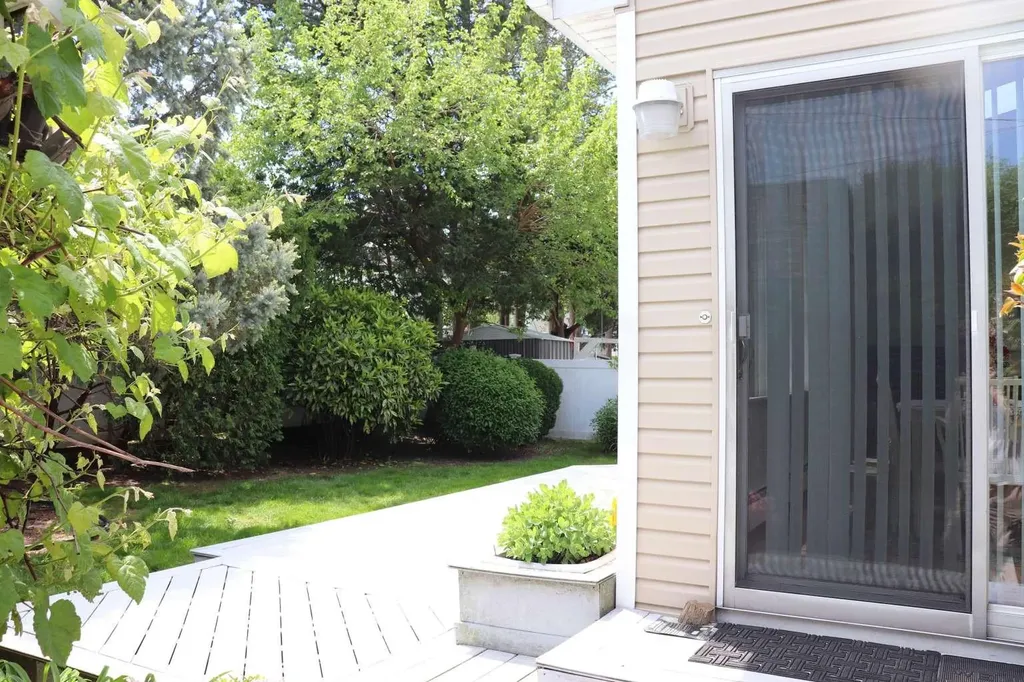 35 Morris Drive New Hyde Park NY 11040