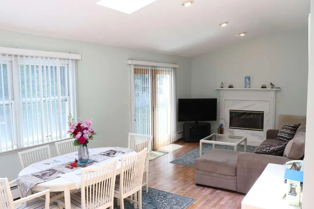 35 Morris Drive New Hyde Park NY 11040