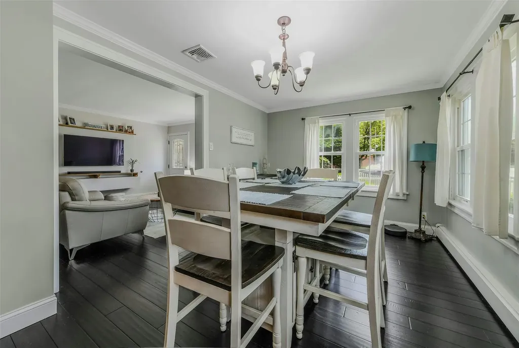 935 Harrison Drive Centerport NY 11721
