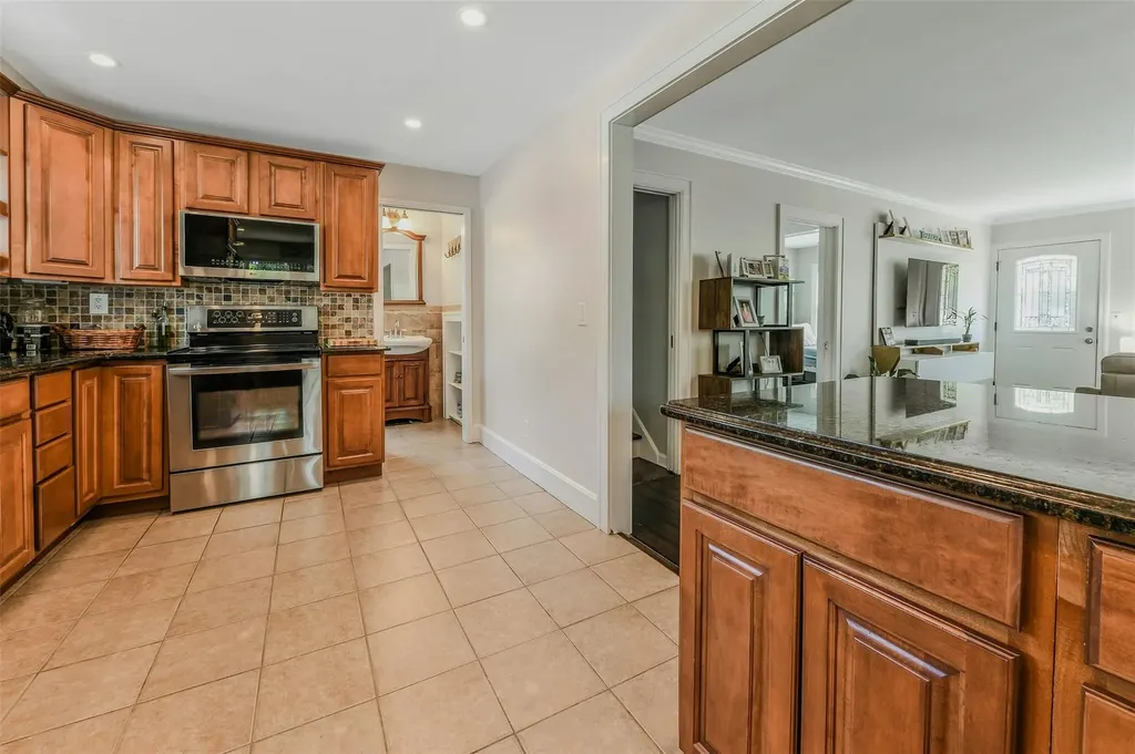935 Harrison Drive Centerport NY 11721