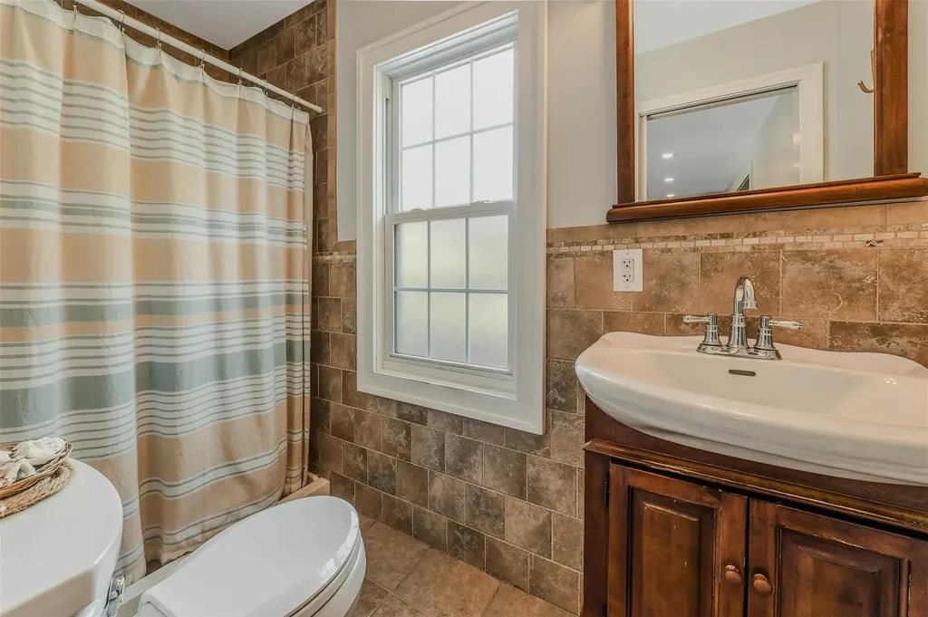 935 Harrison Drive Centerport NY 11721