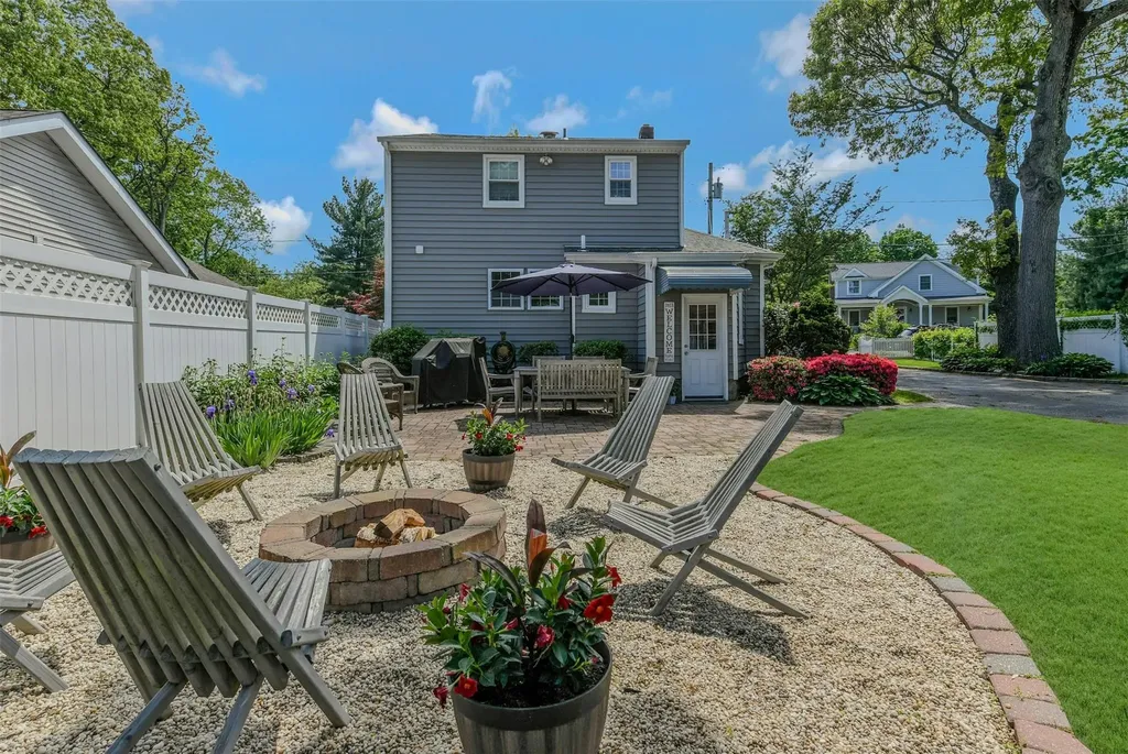 935 Harrison Drive Centerport NY 11721