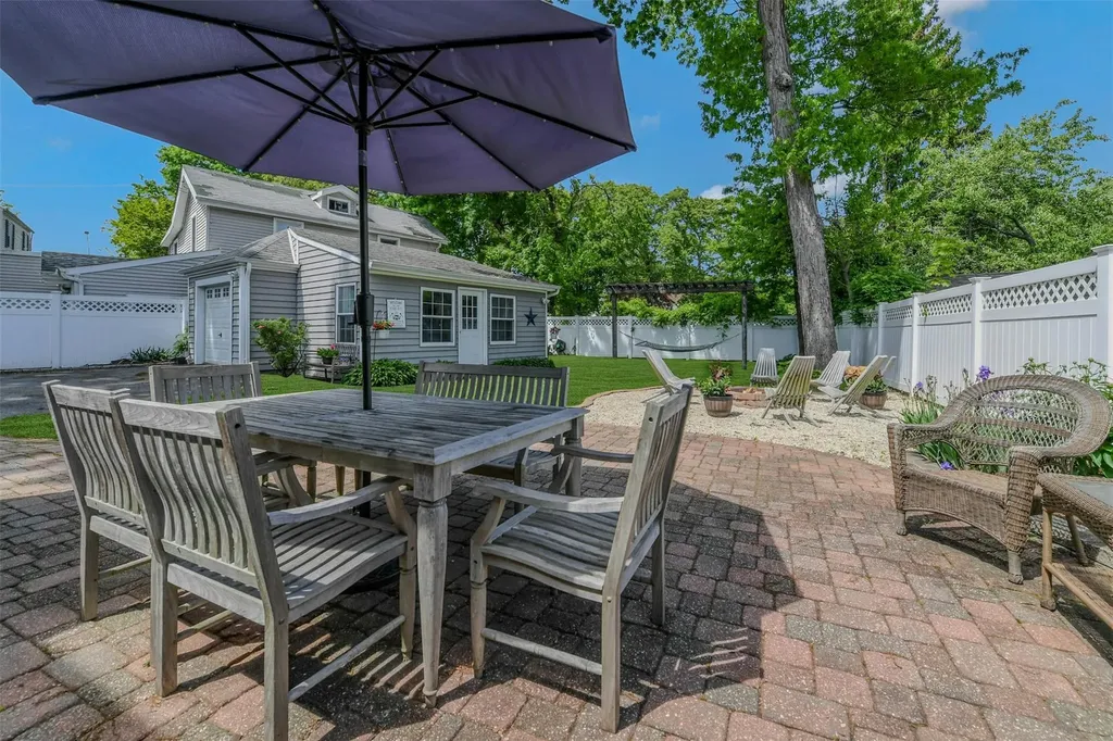 935 Harrison Drive Centerport NY 11721