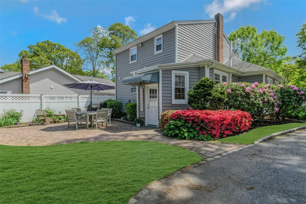 935 Harrison Drive Centerport NY 11721