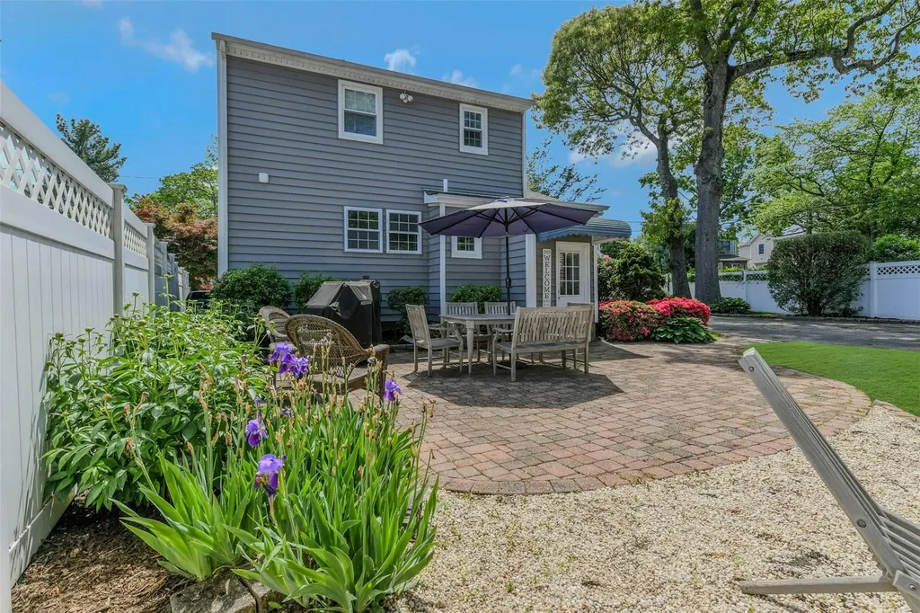 935 Harrison Drive Centerport NY 11721