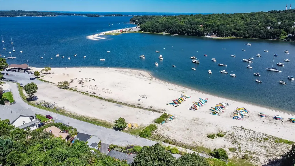 935 Harrison Drive Centerport NY 11721