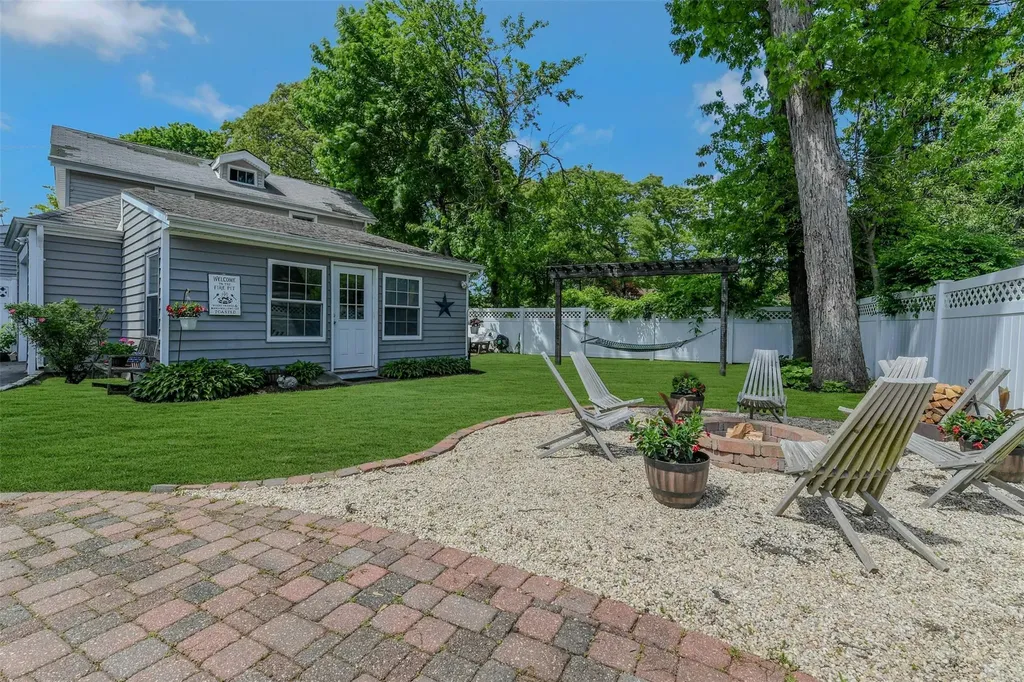 935 Harrison Drive Centerport NY 11721