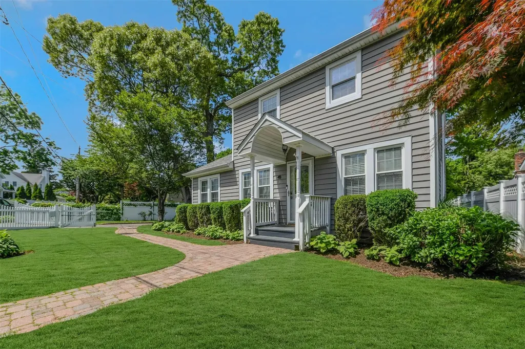 935 Harrison Drive Centerport NY 11721