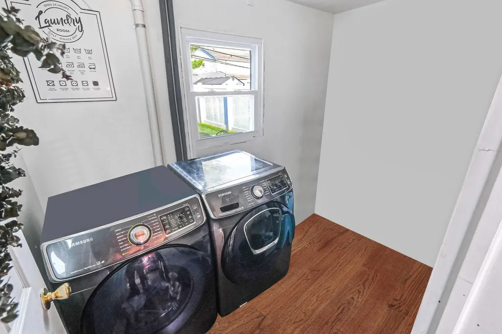 39 Oaktree Lane Levittown NY 11756