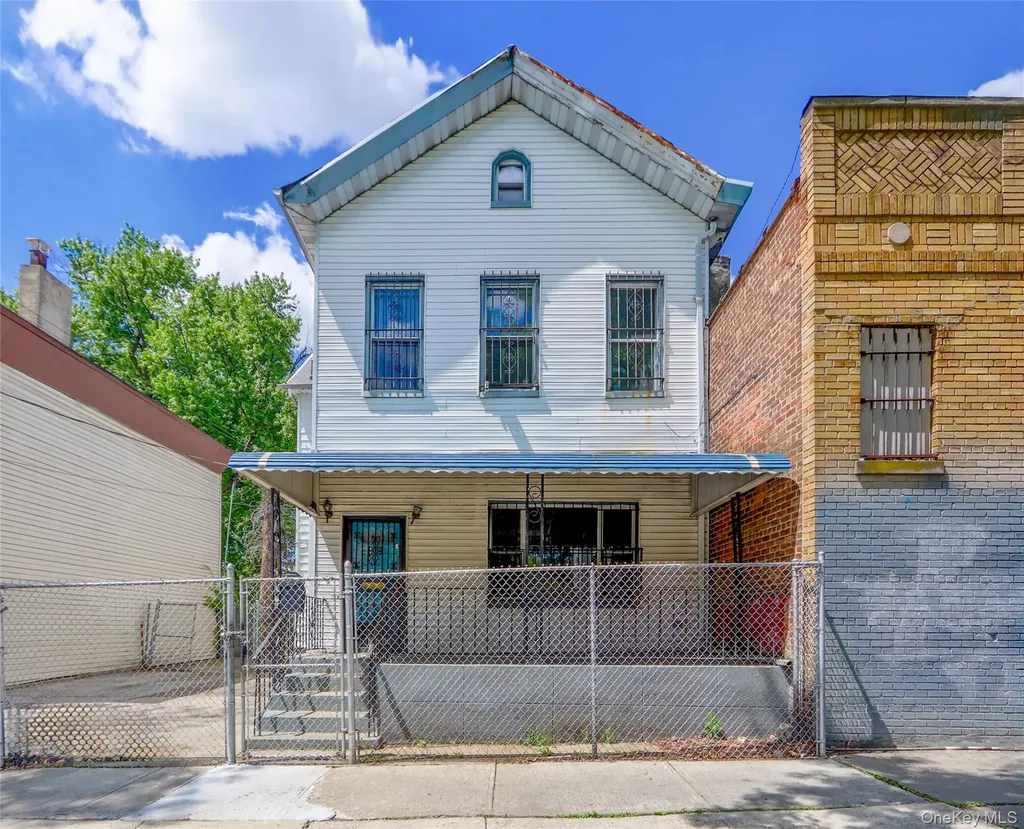 8 Van Siclen Avenue Brooklyn NY 11207