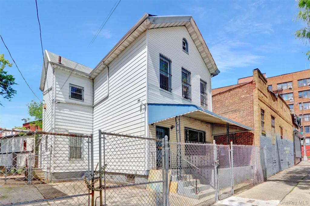 8 Van Siclen Avenue Brooklyn NY 11207