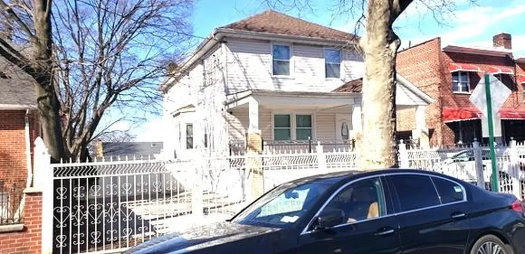 4073 Monticello Avenue Bronx NY 10466