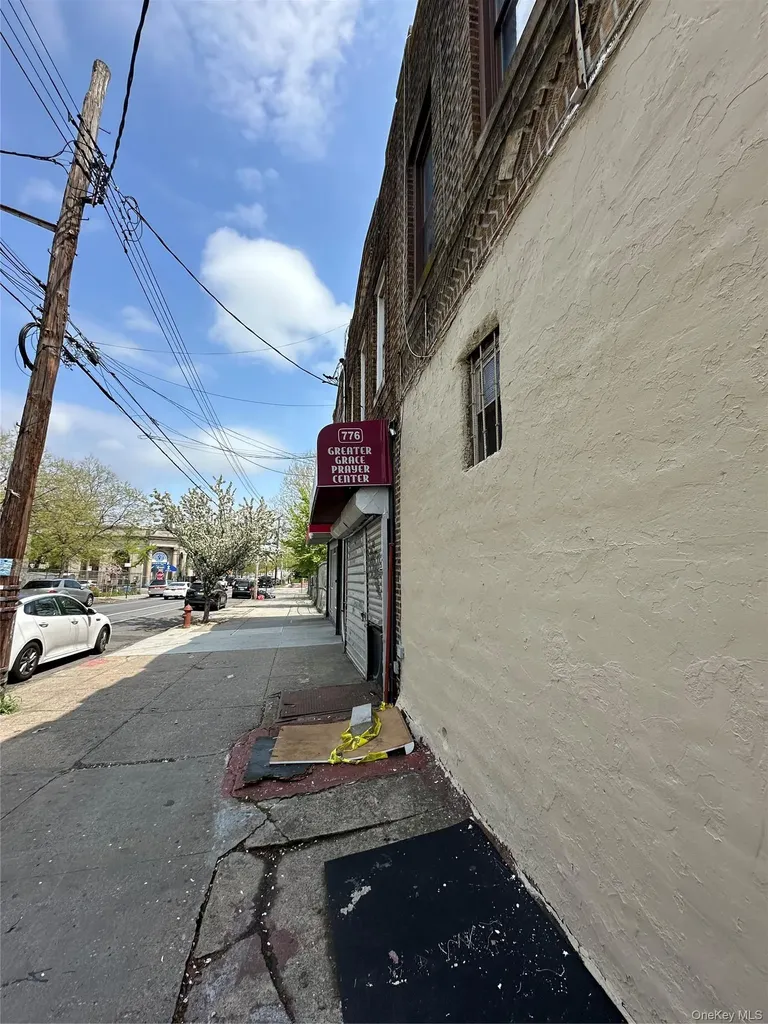 Brooklyn NY 11207
