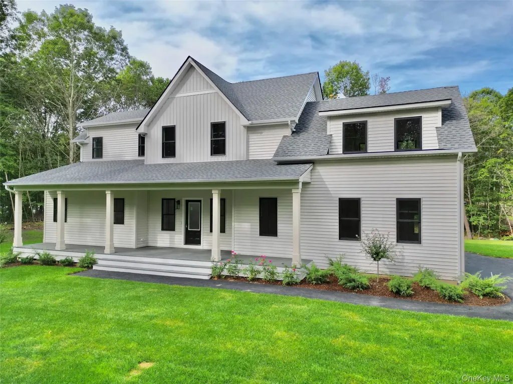 122 Dayton Avenue Manorville NY 11949