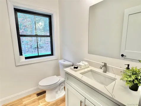 122 Dayton Avenue Manorville NY 11949