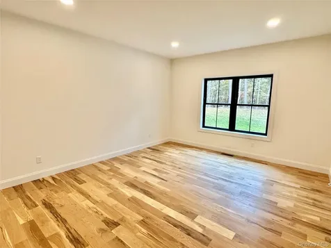 122 Dayton Avenue Manorville NY 11949