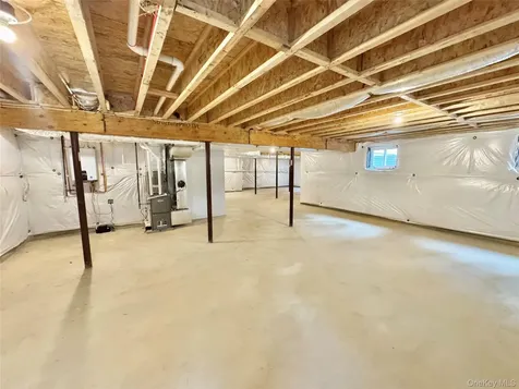 122 Dayton Avenue Manorville NY 11949