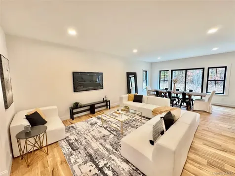 122 Dayton Avenue Manorville NY 11949