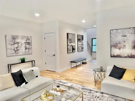 122 Dayton Avenue Manorville NY 11949