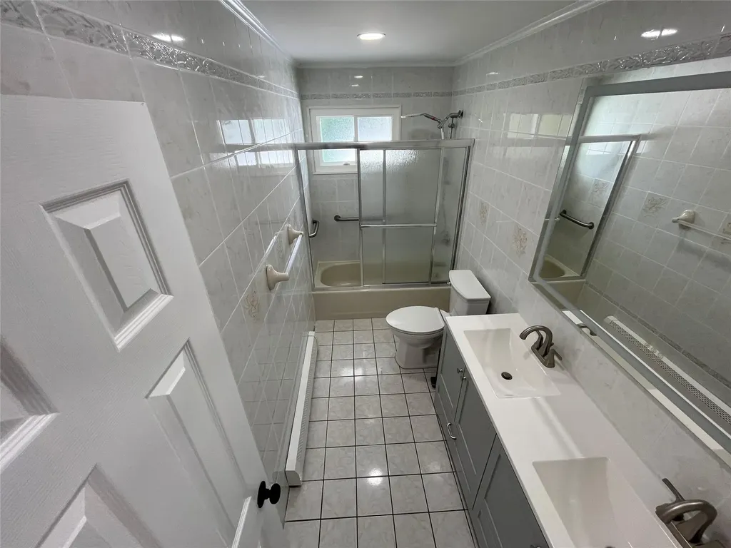 10 Johnson Street Commack NY 11725