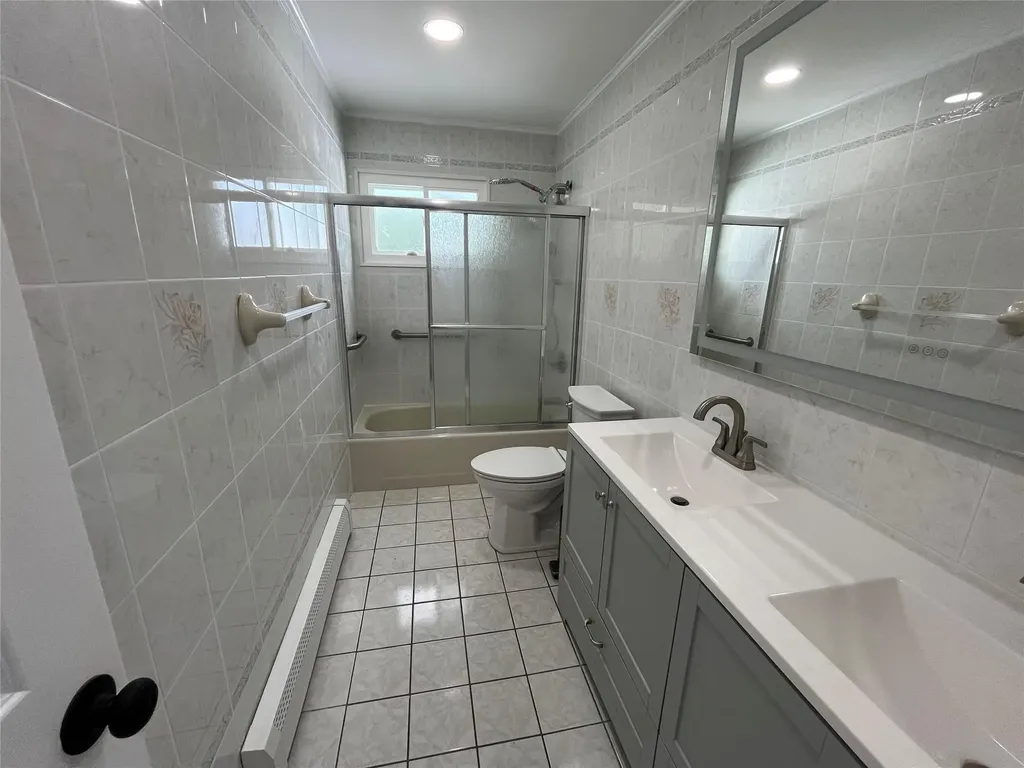 10 Johnson Street Commack NY 11725