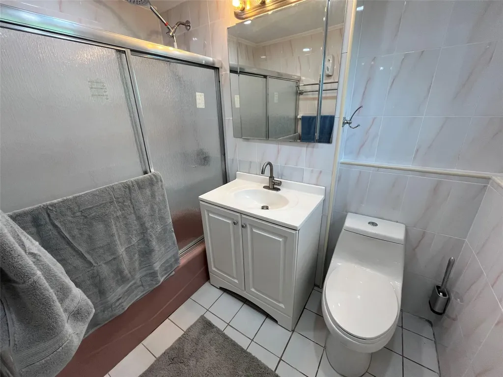 10 Johnson Street Commack NY 11725