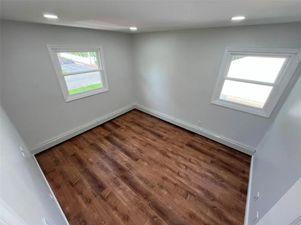 10 Johnson Street Commack NY 11725