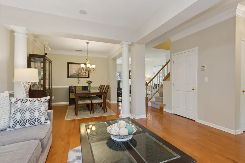 886 Huntington Drive Fishkill NY 12524
