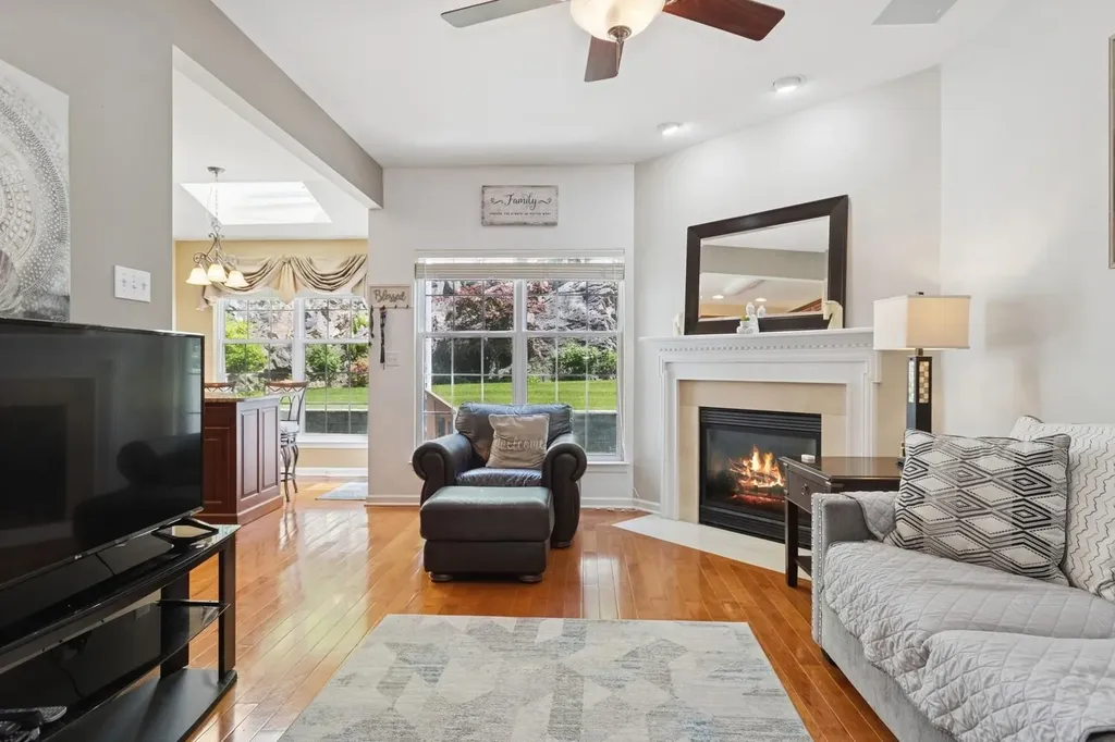 886 Huntington Drive Fishkill NY 12524