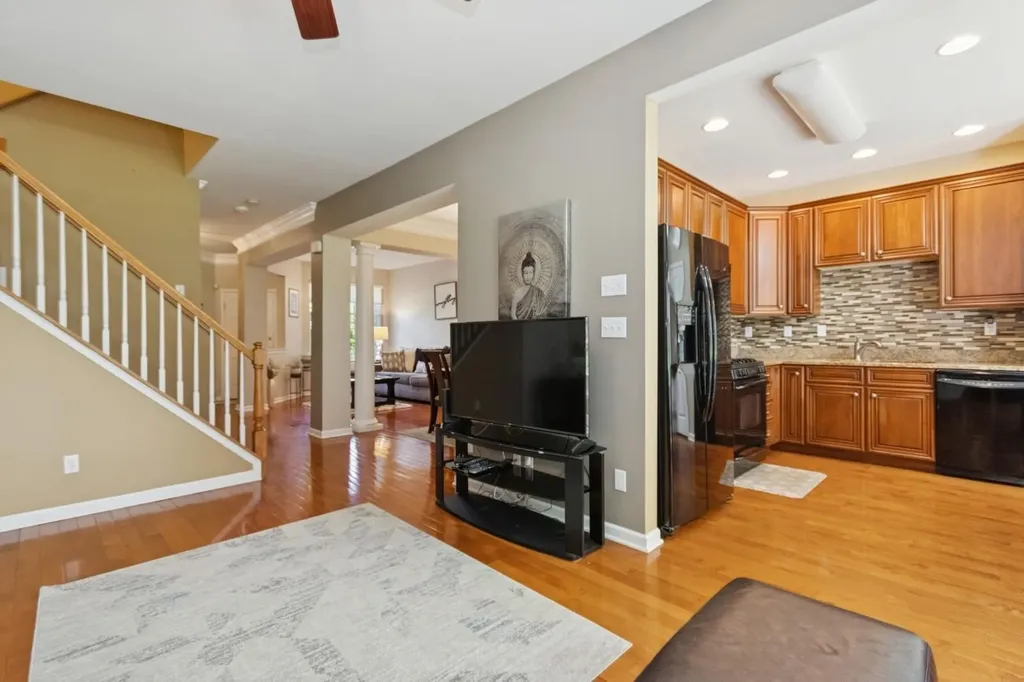886 Huntington Drive Fishkill NY 12524