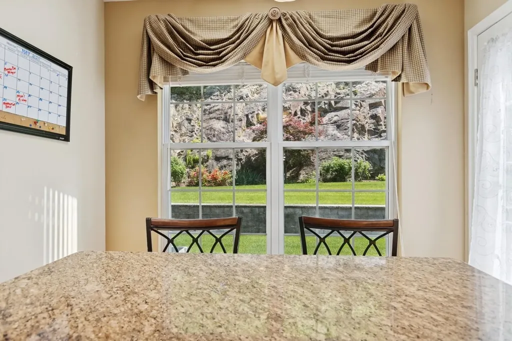 886 Huntington Drive Fishkill NY 12524