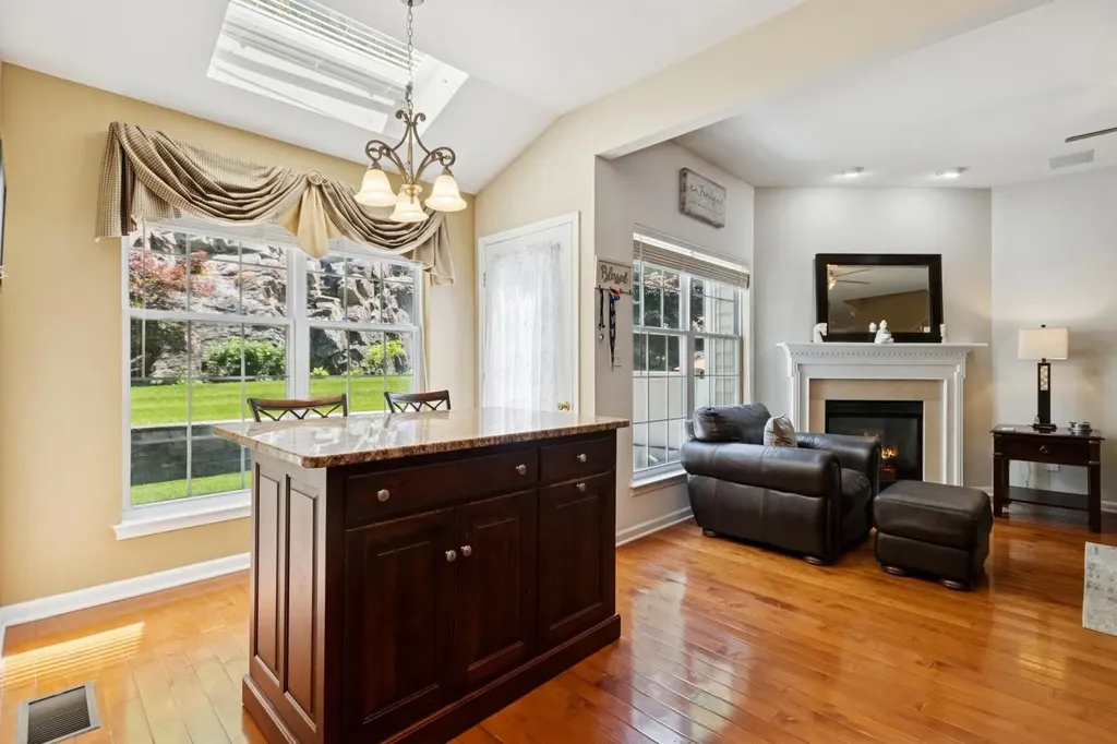 886 Huntington Drive Fishkill NY 12524