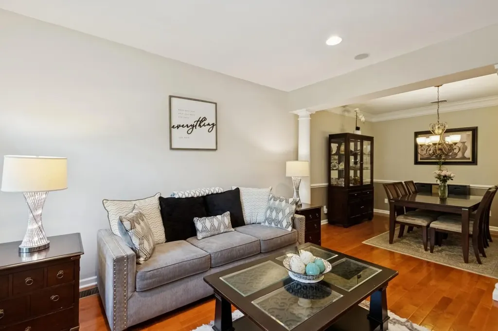 886 Huntington Drive Fishkill NY 12524