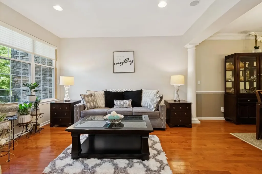 886 Huntington Drive Fishkill NY 12524