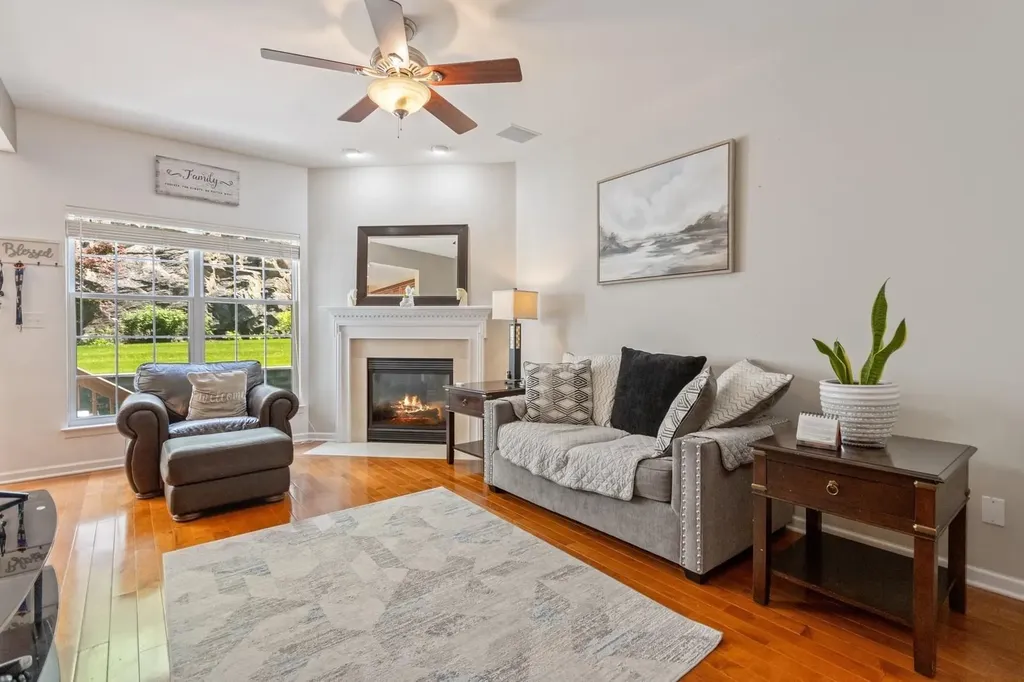 886 Huntington Drive Fishkill NY 12524