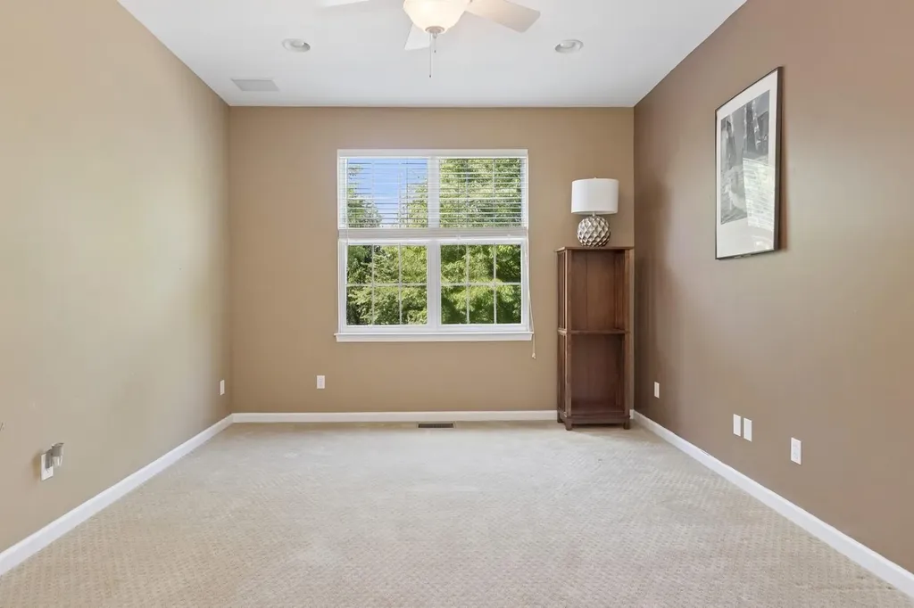886 Huntington Drive Fishkill NY 12524