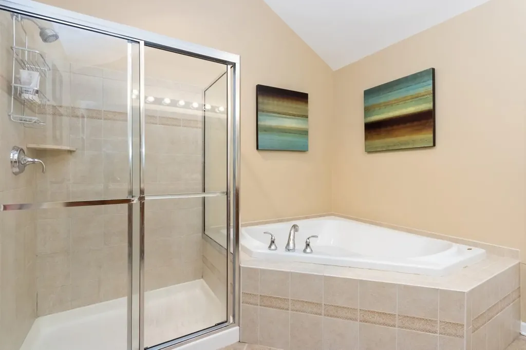 886 Huntington Drive Fishkill NY 12524