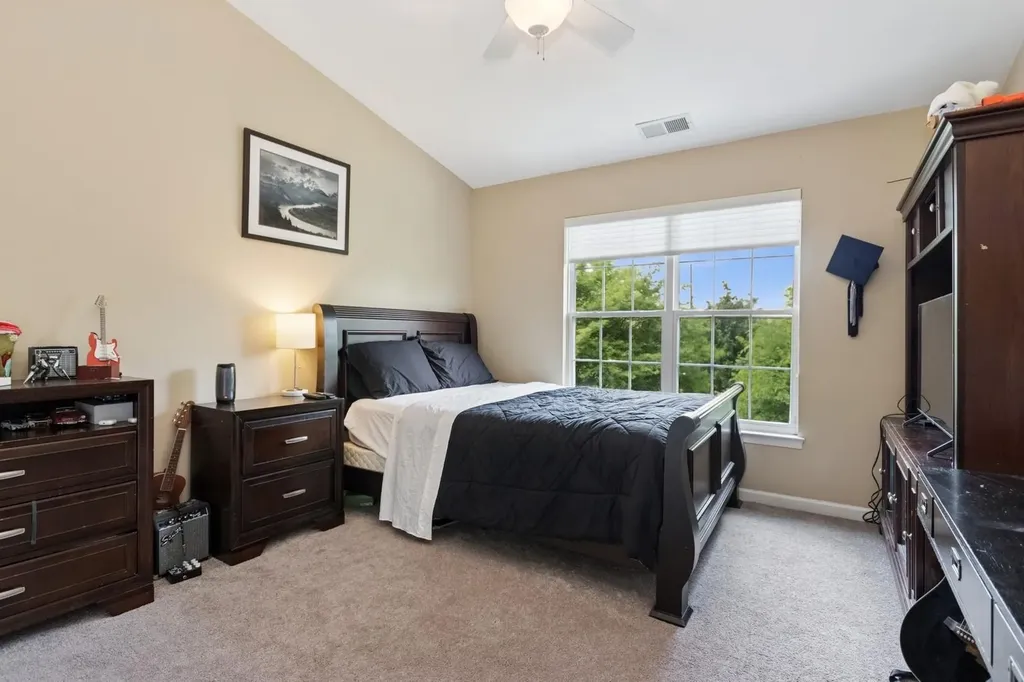 886 Huntington Drive Fishkill NY 12524