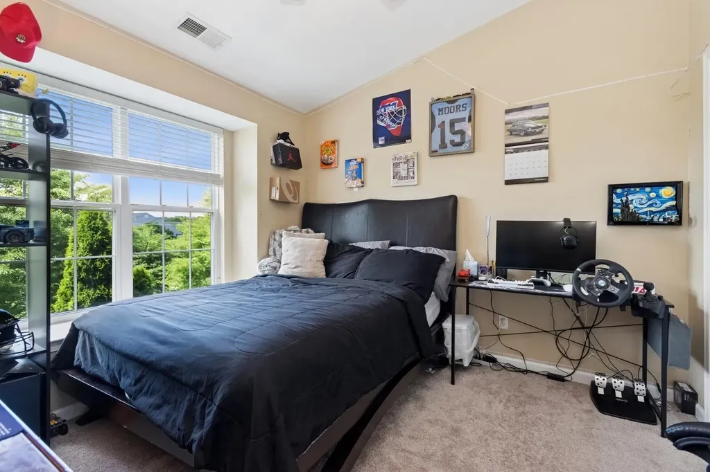 886 Huntington Drive Fishkill NY 12524