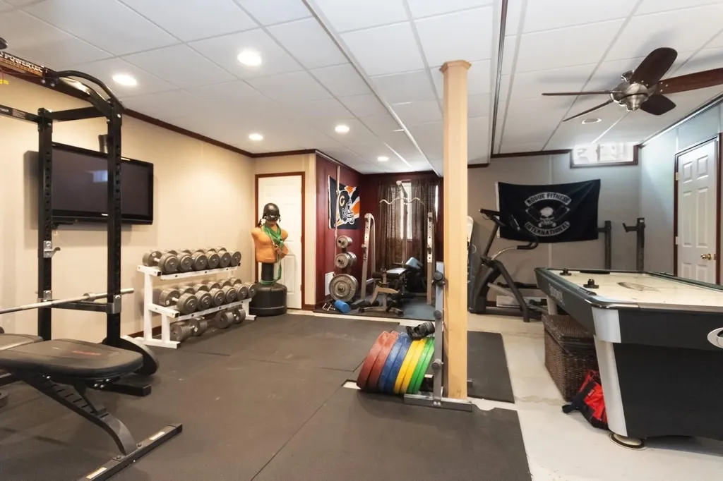 886 Huntington Drive Fishkill NY 12524