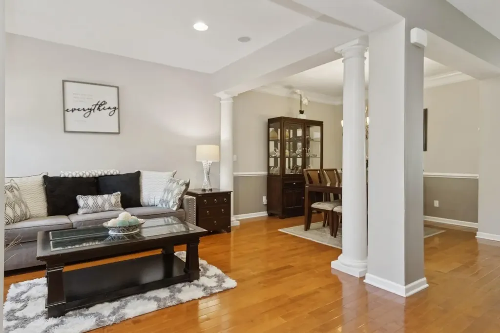 886 Huntington Drive Fishkill NY 12524